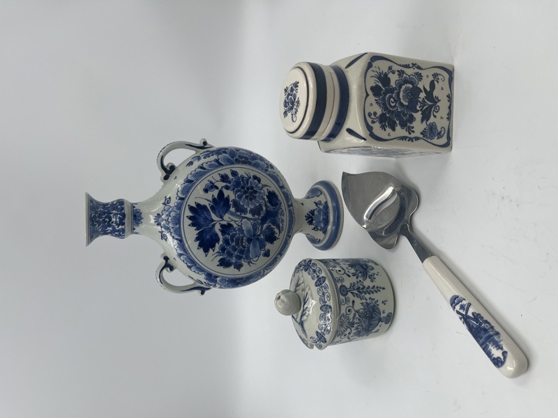 Kongelig Delf 4 deler