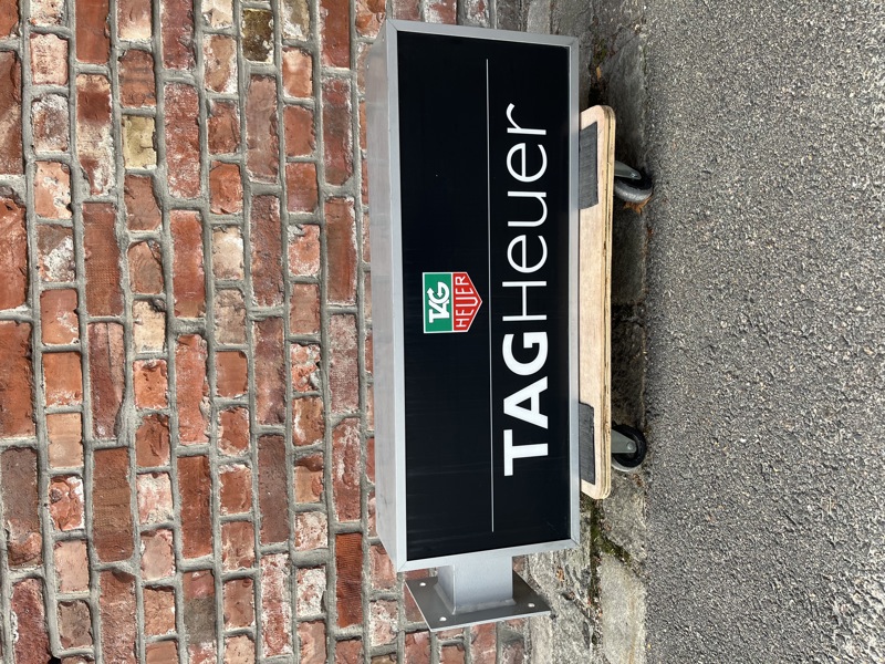 Veggskilt - Tag Heuer