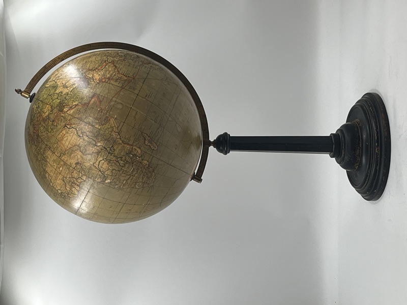 Flott eldre globuss