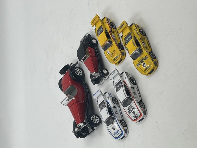 4 stk Racerbiler + 2 Veteranbiler