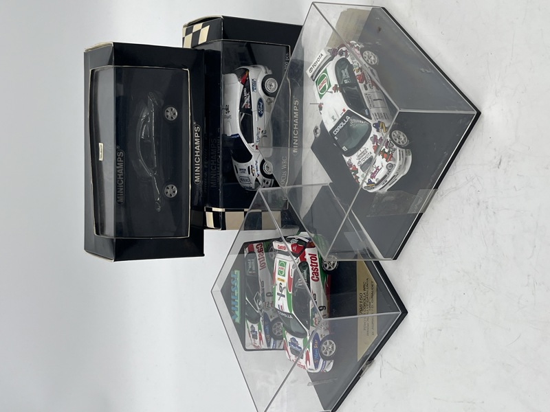 4 stk Lekebiler i eske