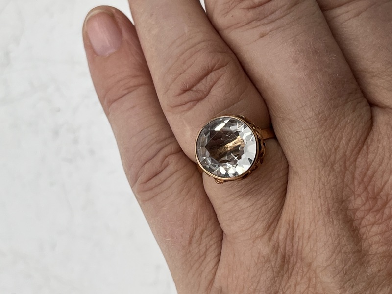 14 ct Gullring med sten