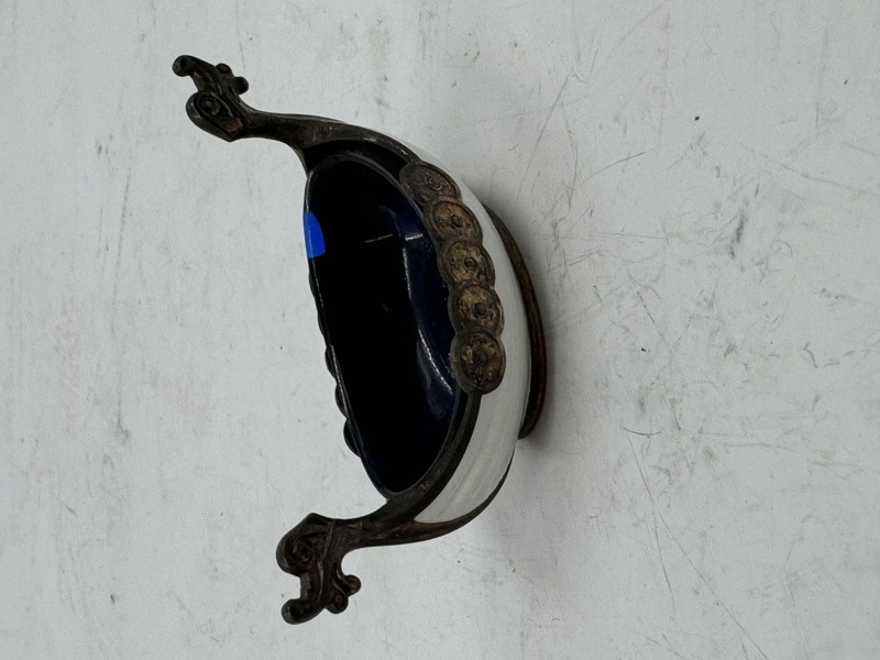 Sølvemalje saltkar med glassbolle