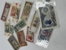 Lott med 12 stk utenlandske seddler.