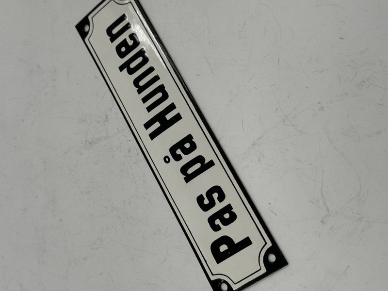 Emaljeskilt slutten av 1900 t