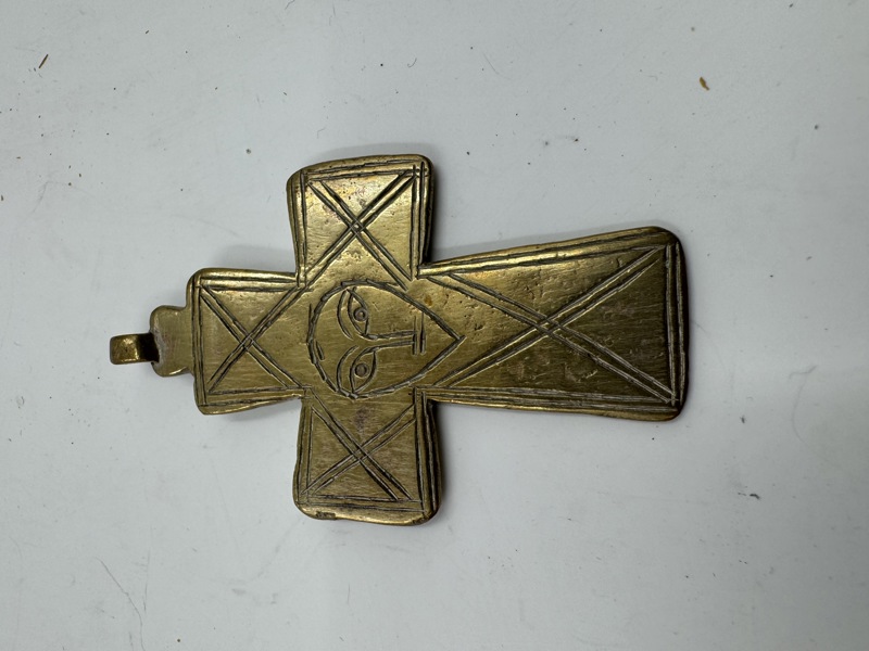 Meget gammelt kors  Losjen?