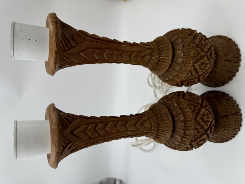 2 stk Bordlamper i tre