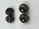 4 Bunadsknapper  2 stk stempla