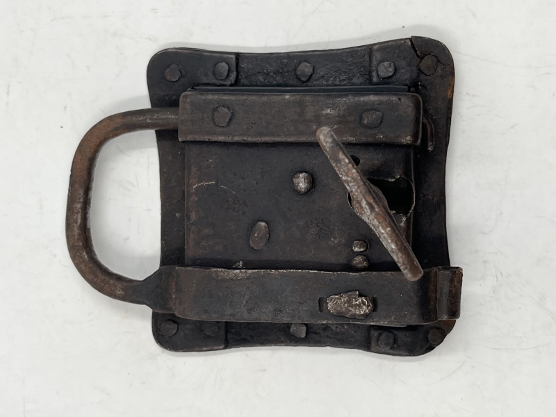 Gammel Taskelås med nøkkel