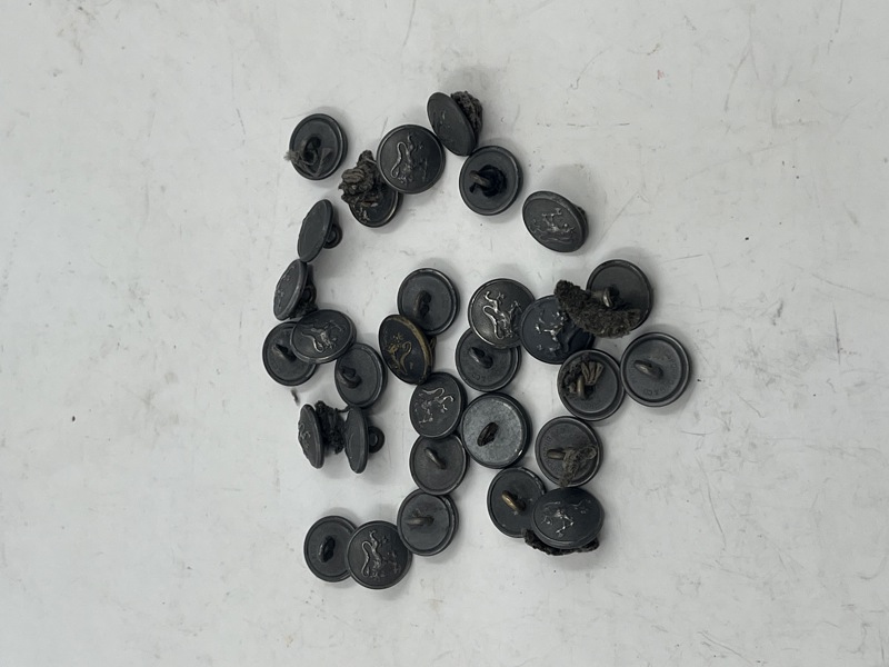 Knapper med Riksvåpen