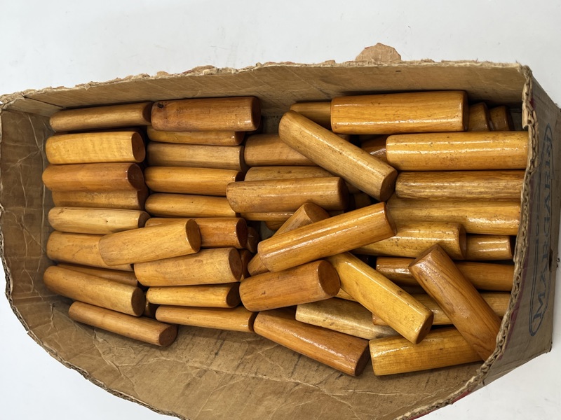 Lott med ca 75 Knivskafter