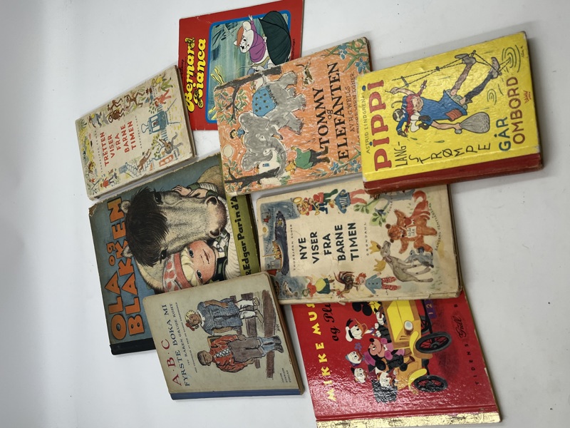 8 stk Gml Barnebøker 