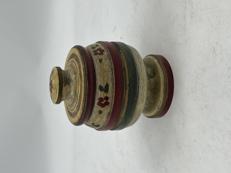 Ca 100 år gml smørkopp m/ lokk