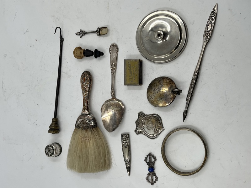 Roteeske m/ endel sølv og rariteter