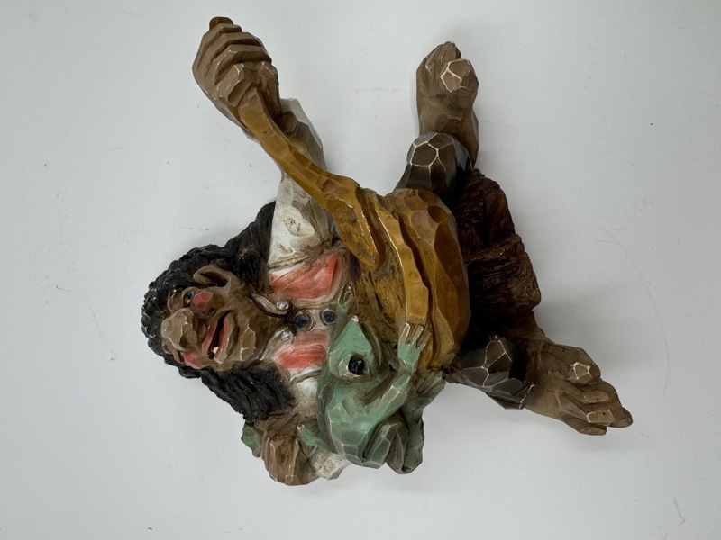 Gino Manca figur ? Troll m/ frosk