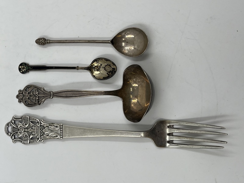 4 sølvskjeer bla emalje