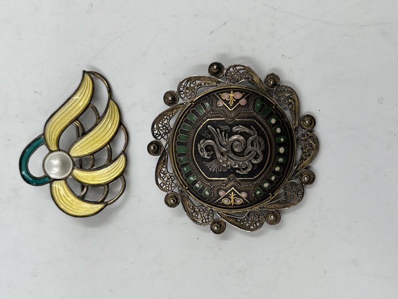 Bunad sølje i dragestil + brosje i emalje