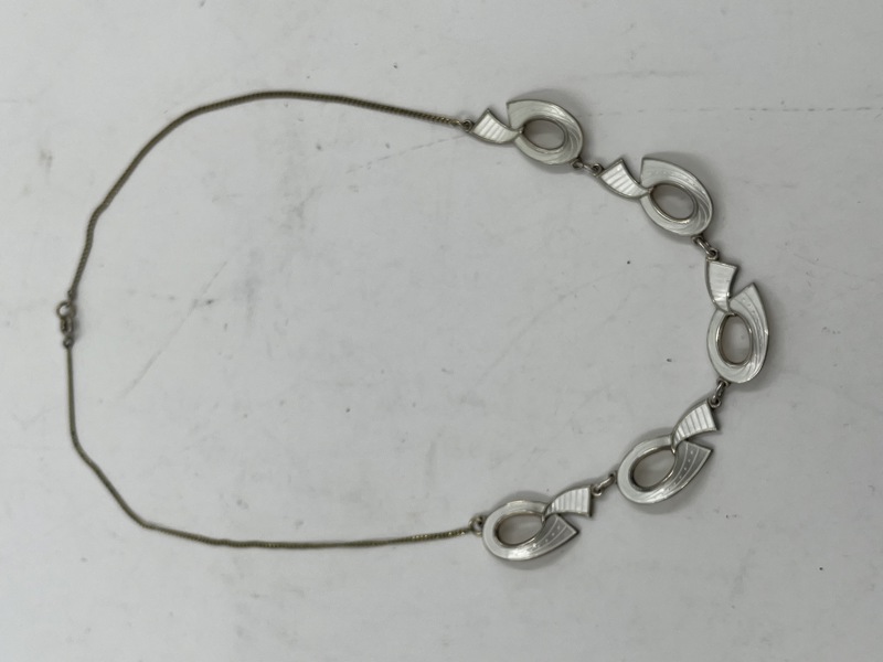 sølv emalje halse kjede 