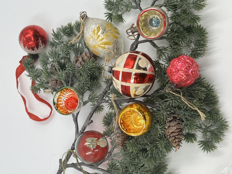 8 stk Julekuler ( 50-60 tallet)