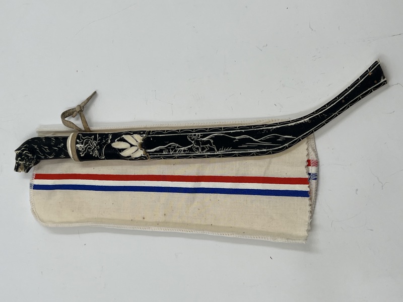 Samekniv m/ utskjært bjørnehode på skaft