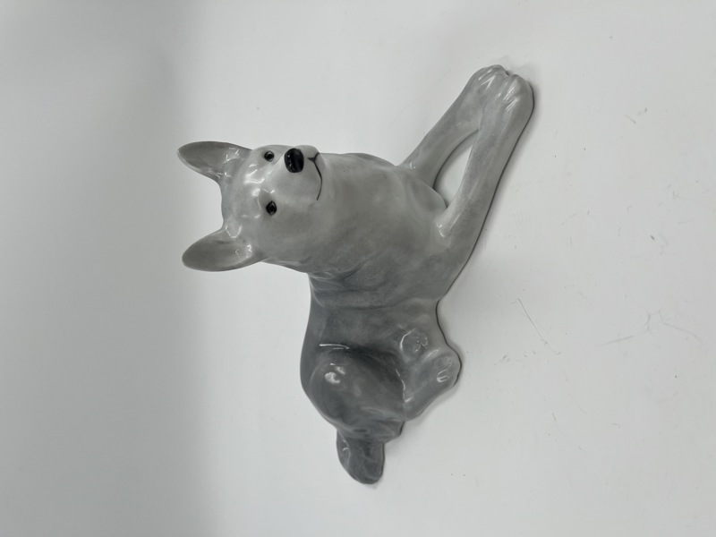 PP Håndmalt liggende hund