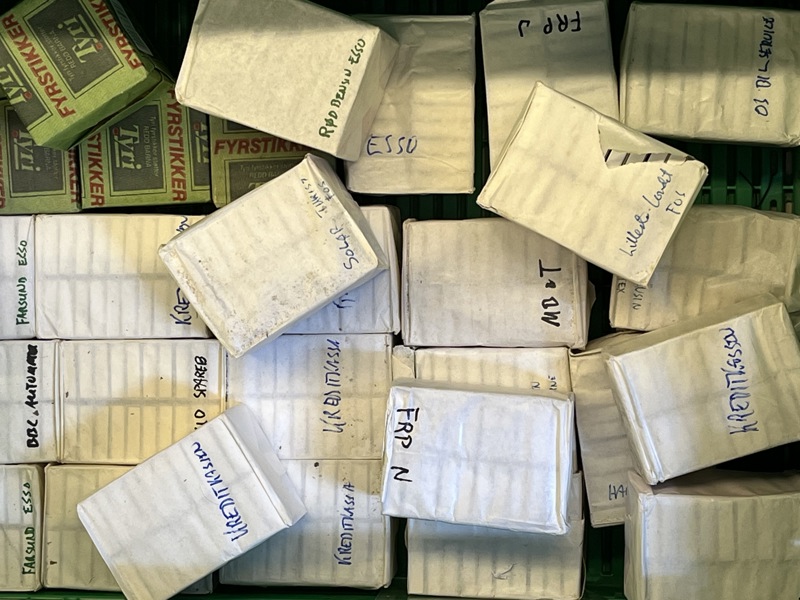 Lott med 30 stk litt eldre rekalme fystikk esker.