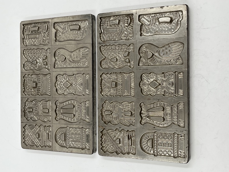 2 stk Sjokoladeformer i alm
med div motiv