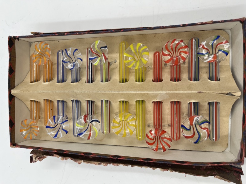 Art Deco sjeldent sett med 12 Lauscha Bimini glassvase knivstøtter