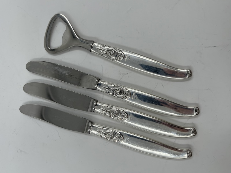 3 stk kniver + opptrekker i Telesølv.