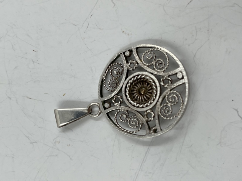 Filigrananheng i sølv