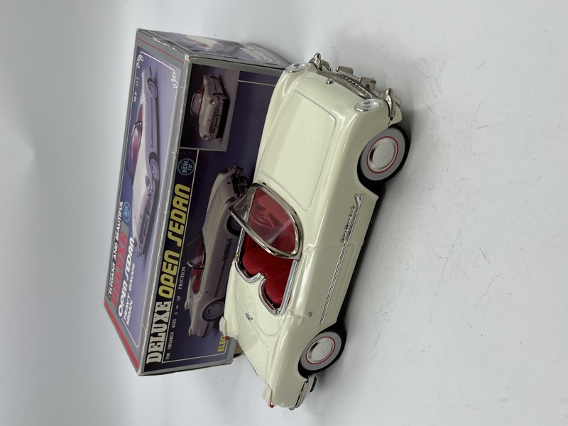 Blikkleketøy- Chevrolet Corvette 1953 kopi i orginal eske