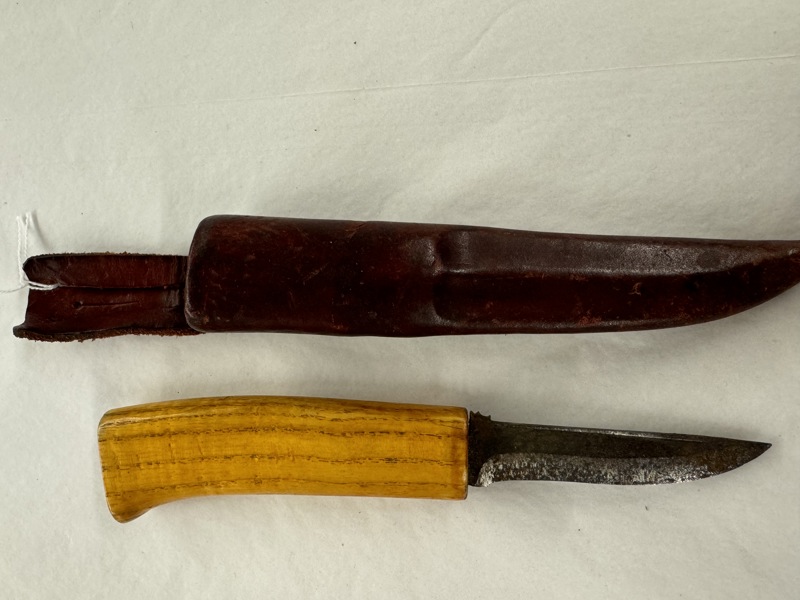 Kniv med slir ( lio?)