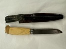 Kniv med slir ( blad S.Skalbø Tinn)