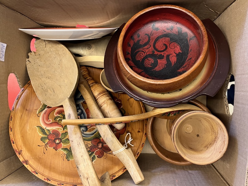 Lott med diverse treting/ rosemalt