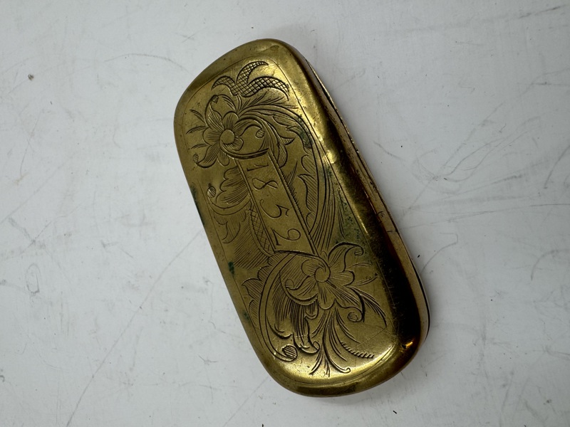 Meget fin gravert snusdåse 1852