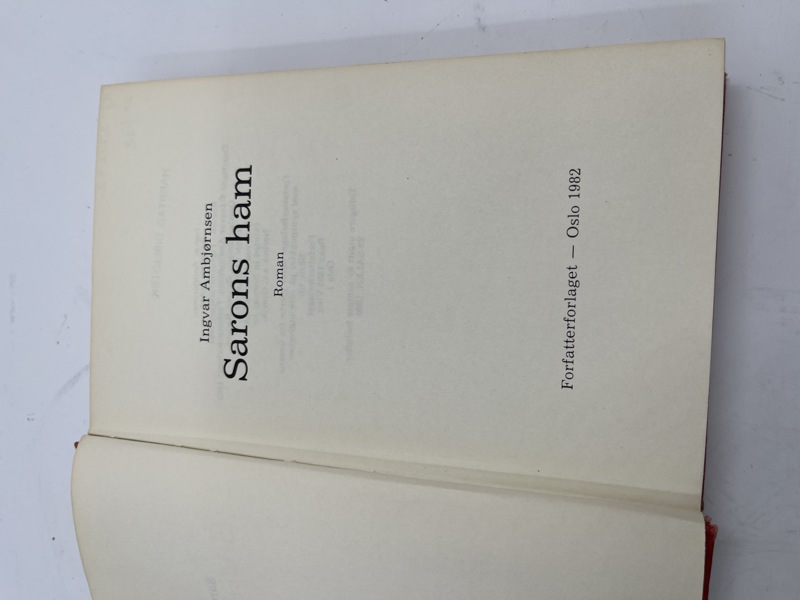 Ingvar Ambjørnsen bok
Sarons ham
Roman