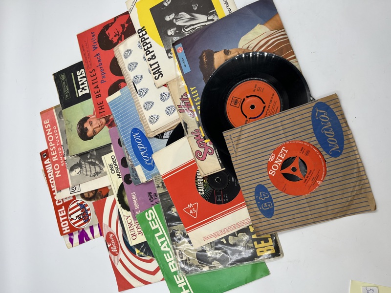 26 singler plater mange Beatles,Elvis osv