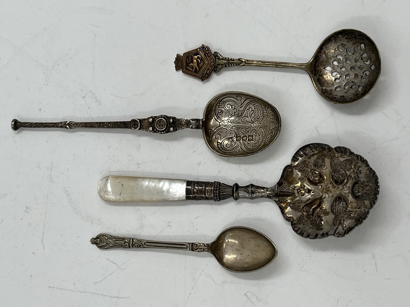 4 gml skjeer m/ div stempler