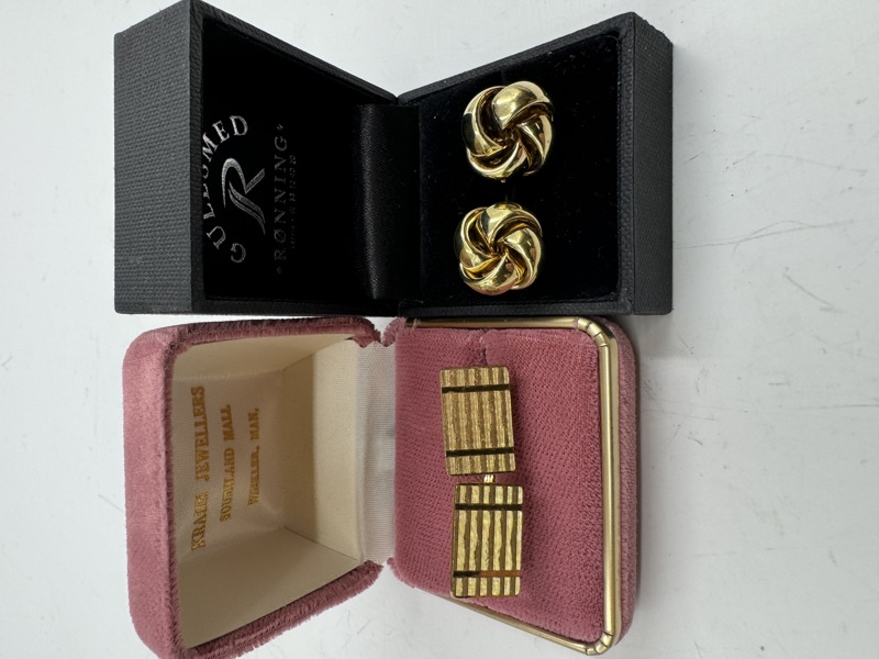 2 Par mansjettknapper 