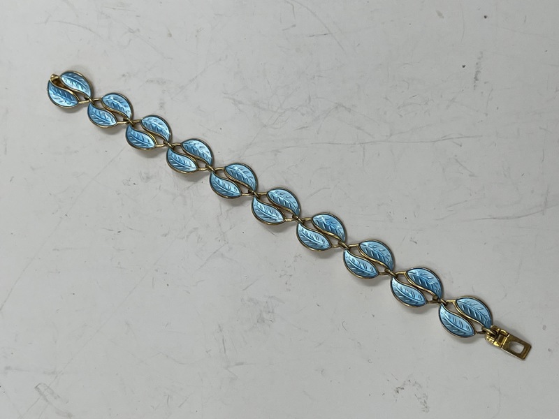 Kort David Andersen dobbeltbladet
armbånd i sterling sølv og blå emalje