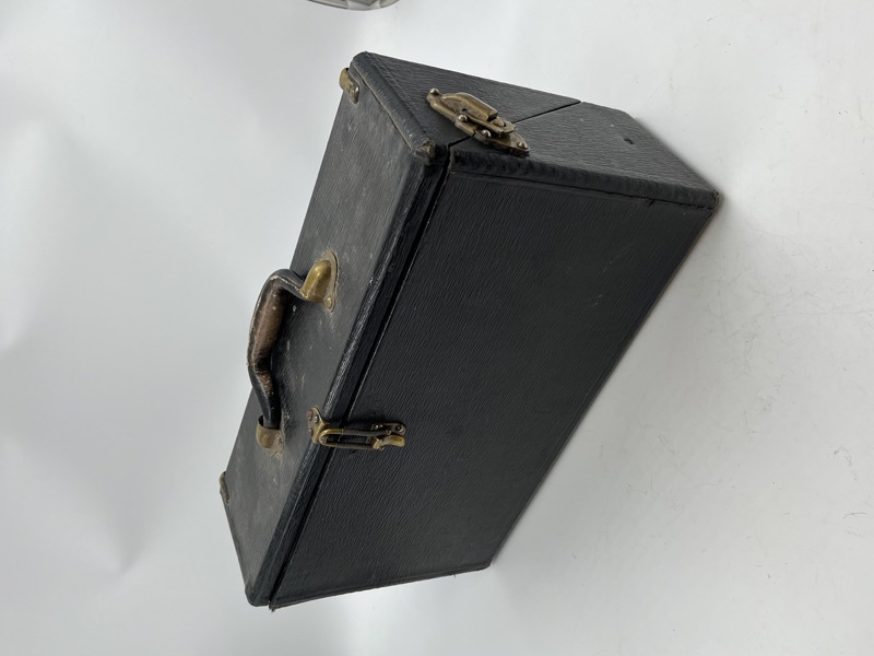 Selgerkoffert med forskjellige såper