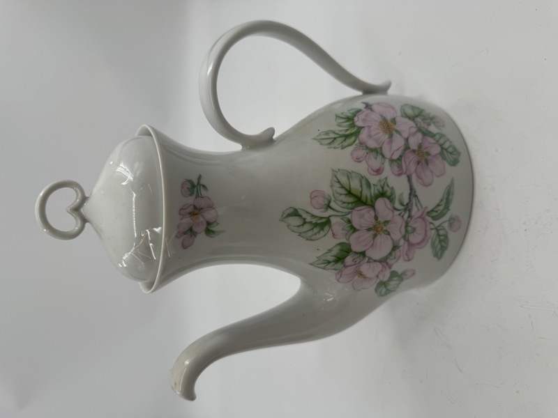 PP- Sjelden Porslenskanne m epleblomstdekor