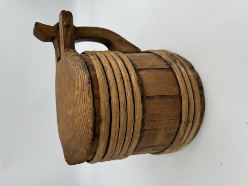 Gammelt Drikkekrus itre m/ lokk