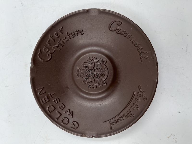 Tiedemanns askebeger i bakelitt