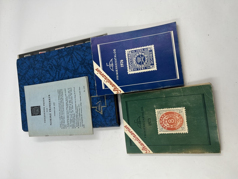 Frimerkealbum Norge + 3 Kataloger