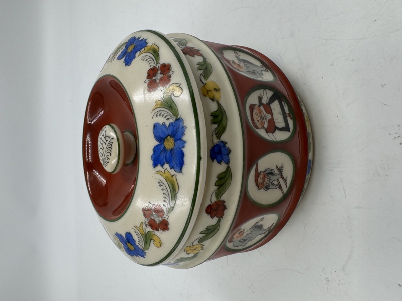 PP- Flott tobaks krukke med nisse motiv.