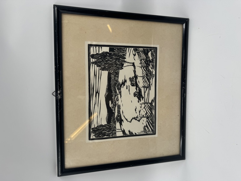 Flott tresnitt i glass og ramme.