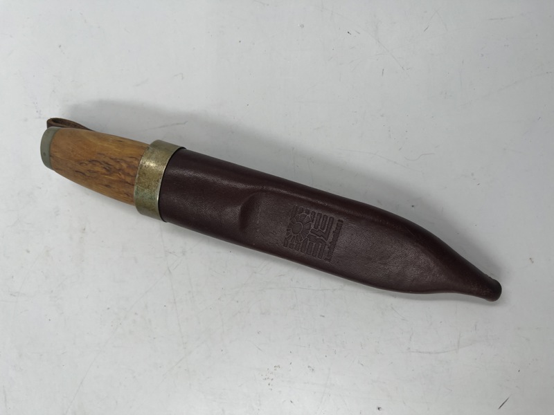 Brusletto slire kniv.