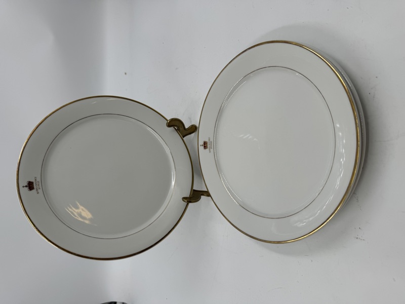 PP- 2 Middagstallerkener fra Kongeskipet Norge + Midagstallerken med riksvåpen