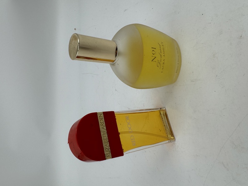 2 stk Vintage Parfymeflasker 80 tallet